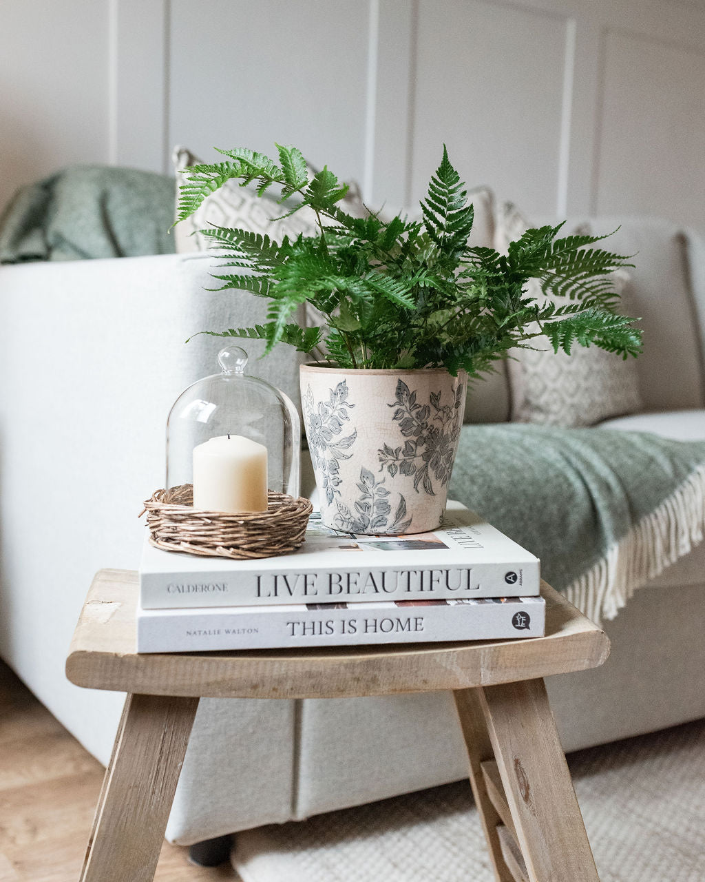 Elin White Pots