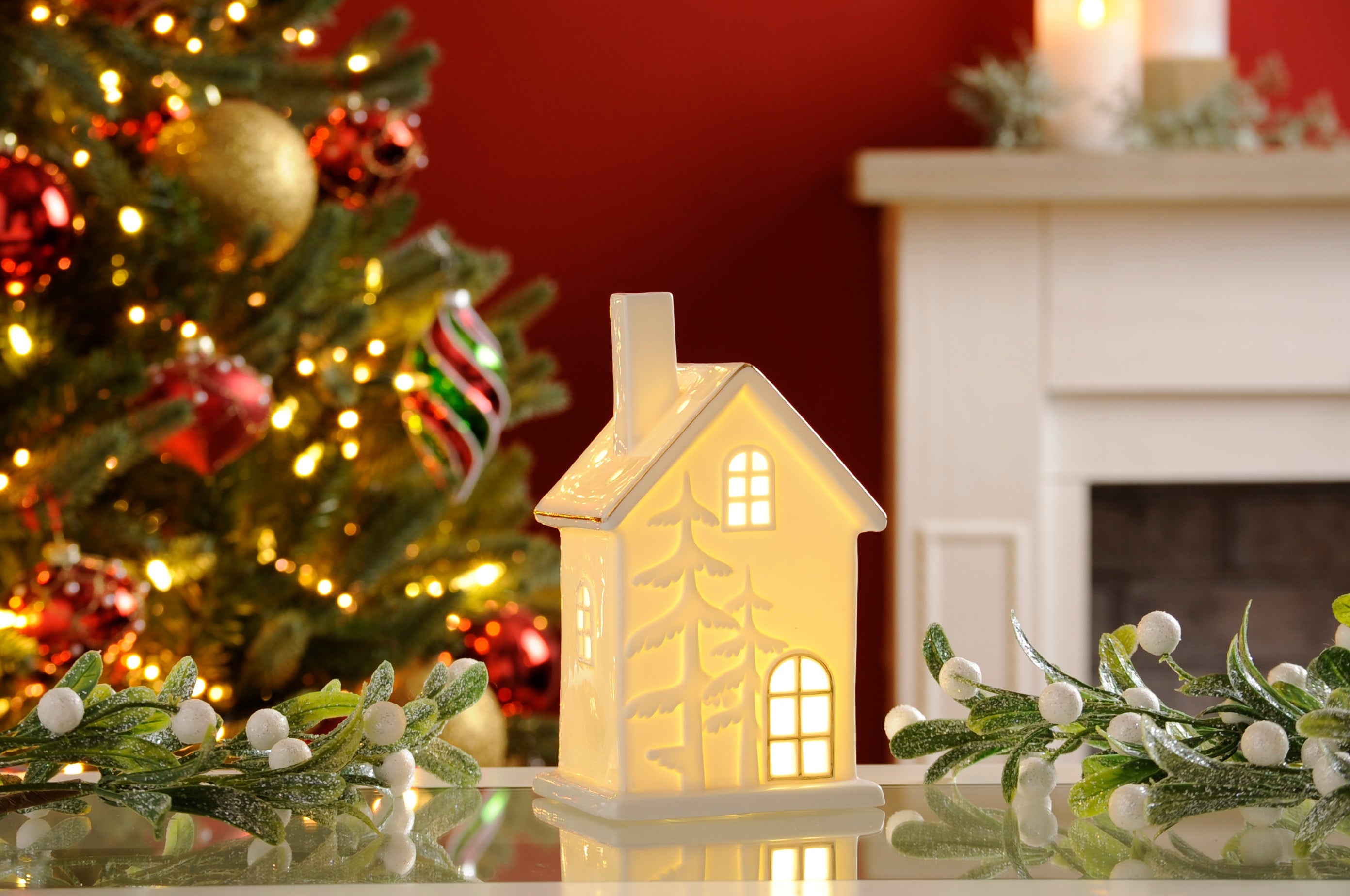 Lit Porcelain White House With Gold Lines