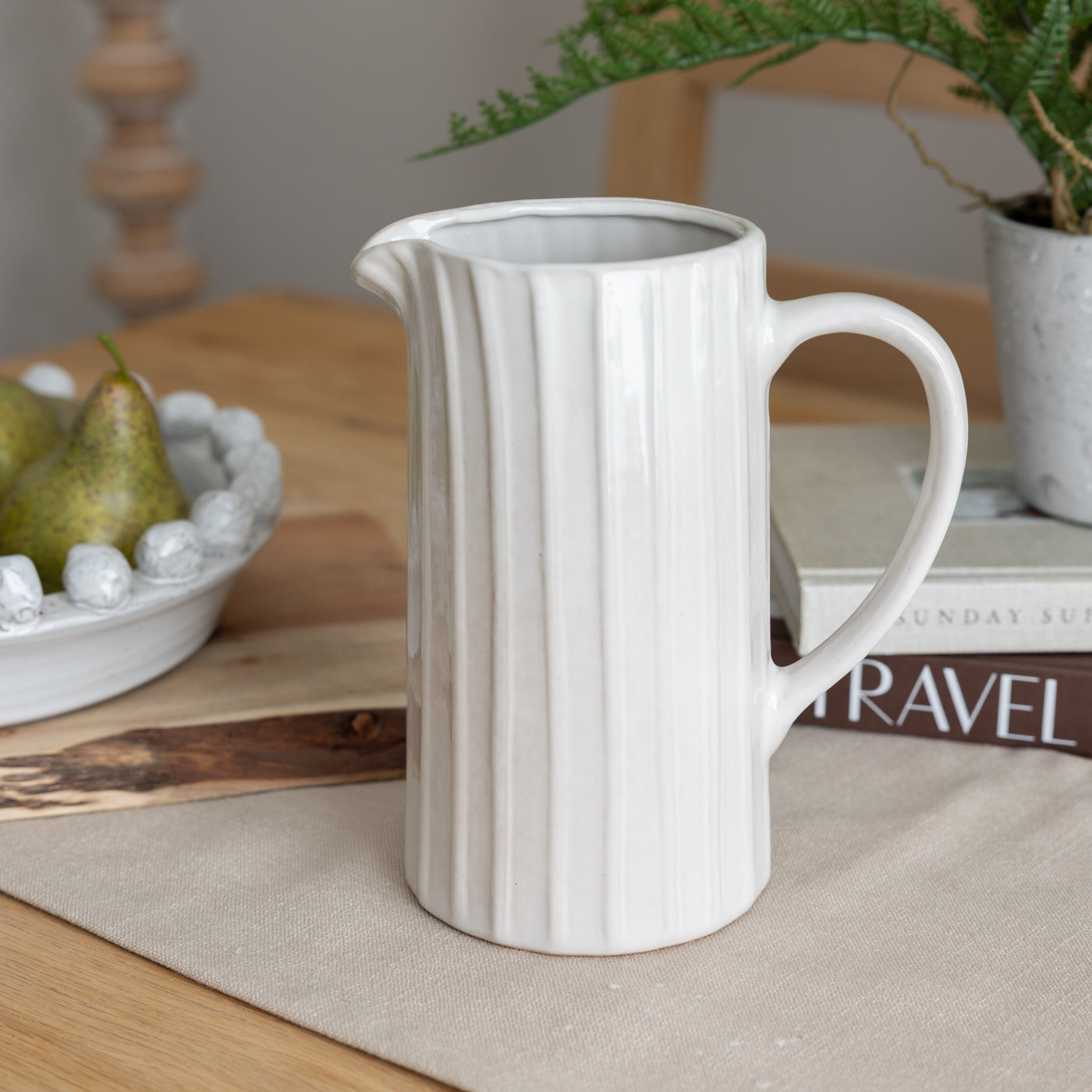 Linear jug