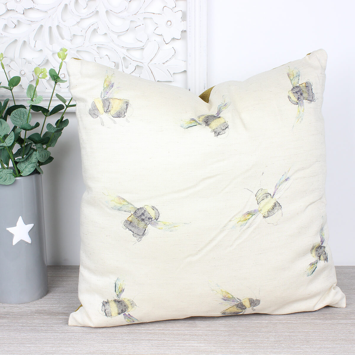 Buzzing Bee Linen Cushion Lorient Collection