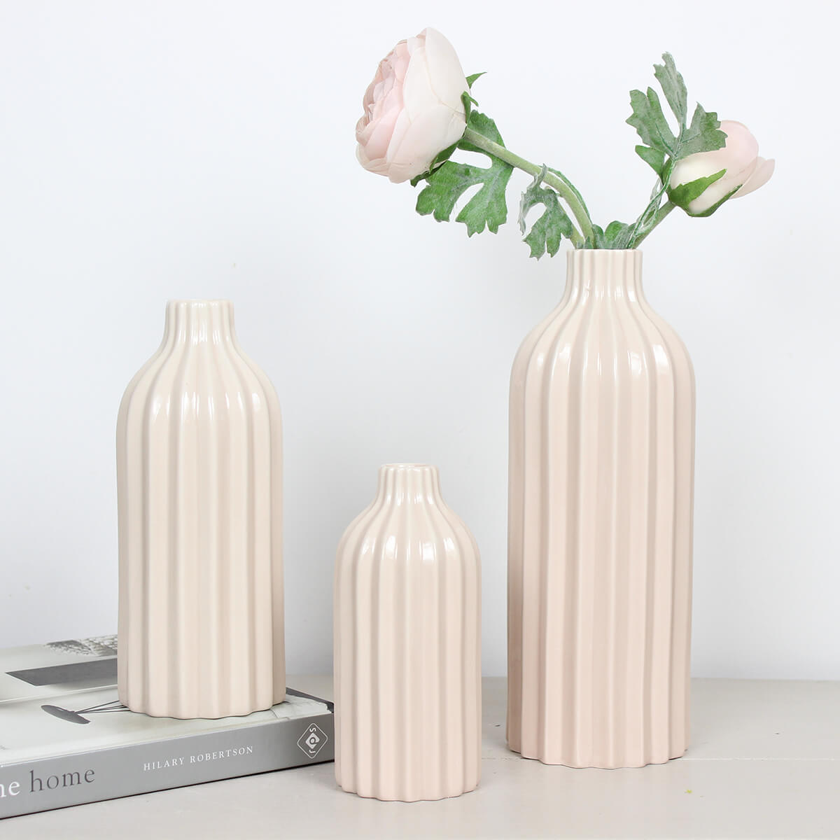 Porcelain Zara Nude Vase