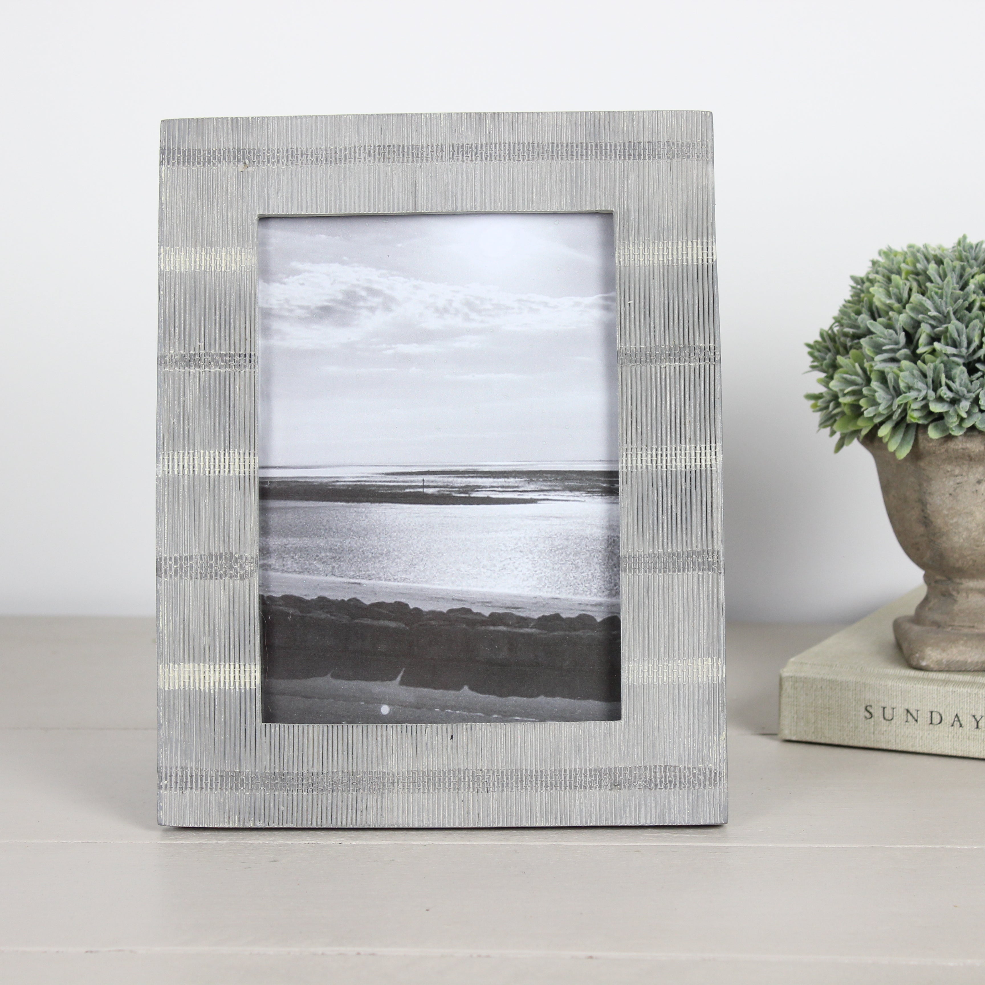 Medium Lindon Grey and White Photo Frame (5" x 7")