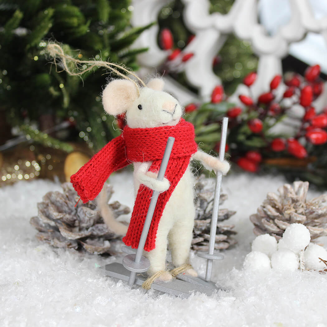 Red Skiing Wonderland Mouse Felt Decoration