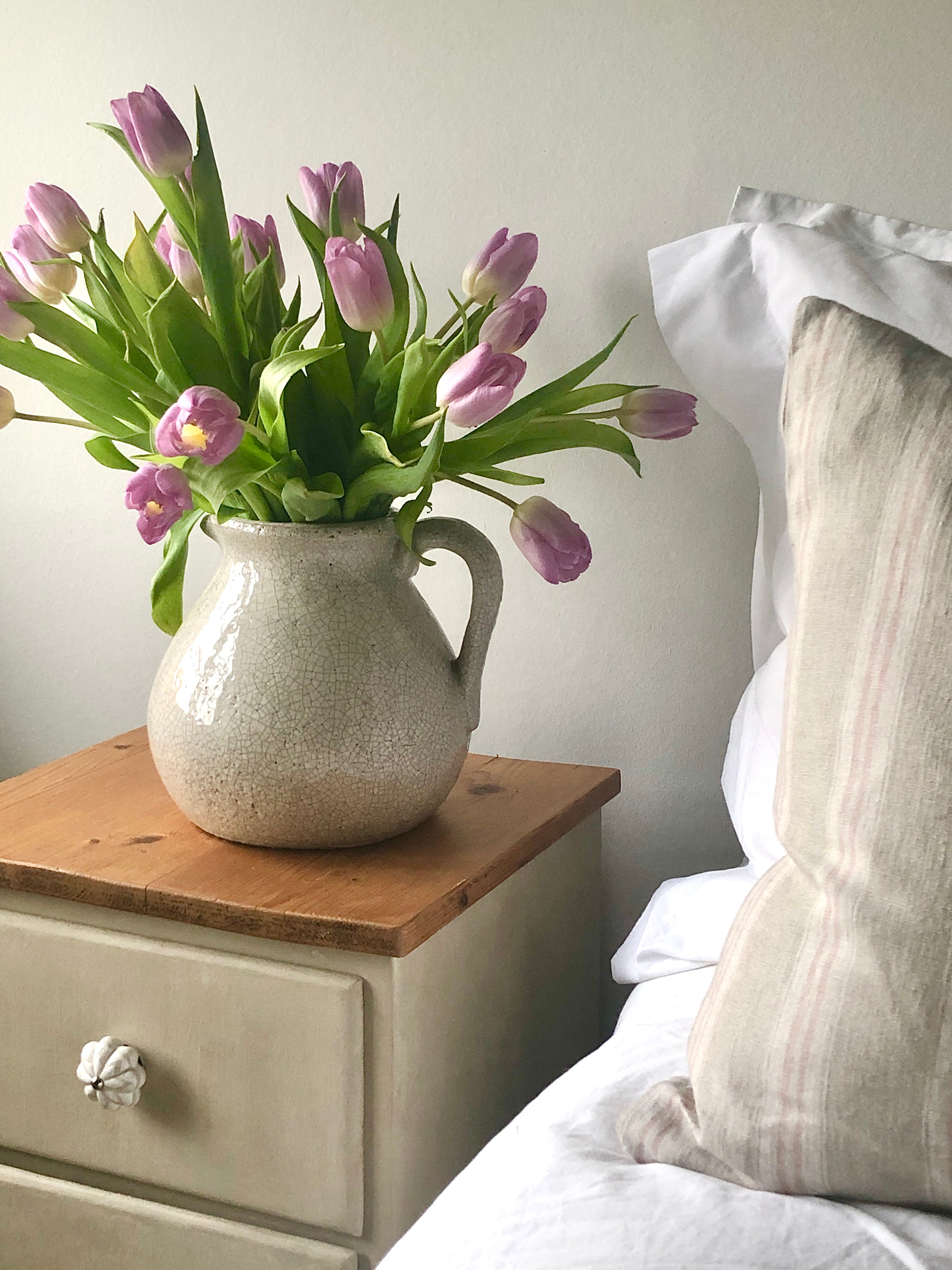 Ceramic Elena Distressed Flower Jug