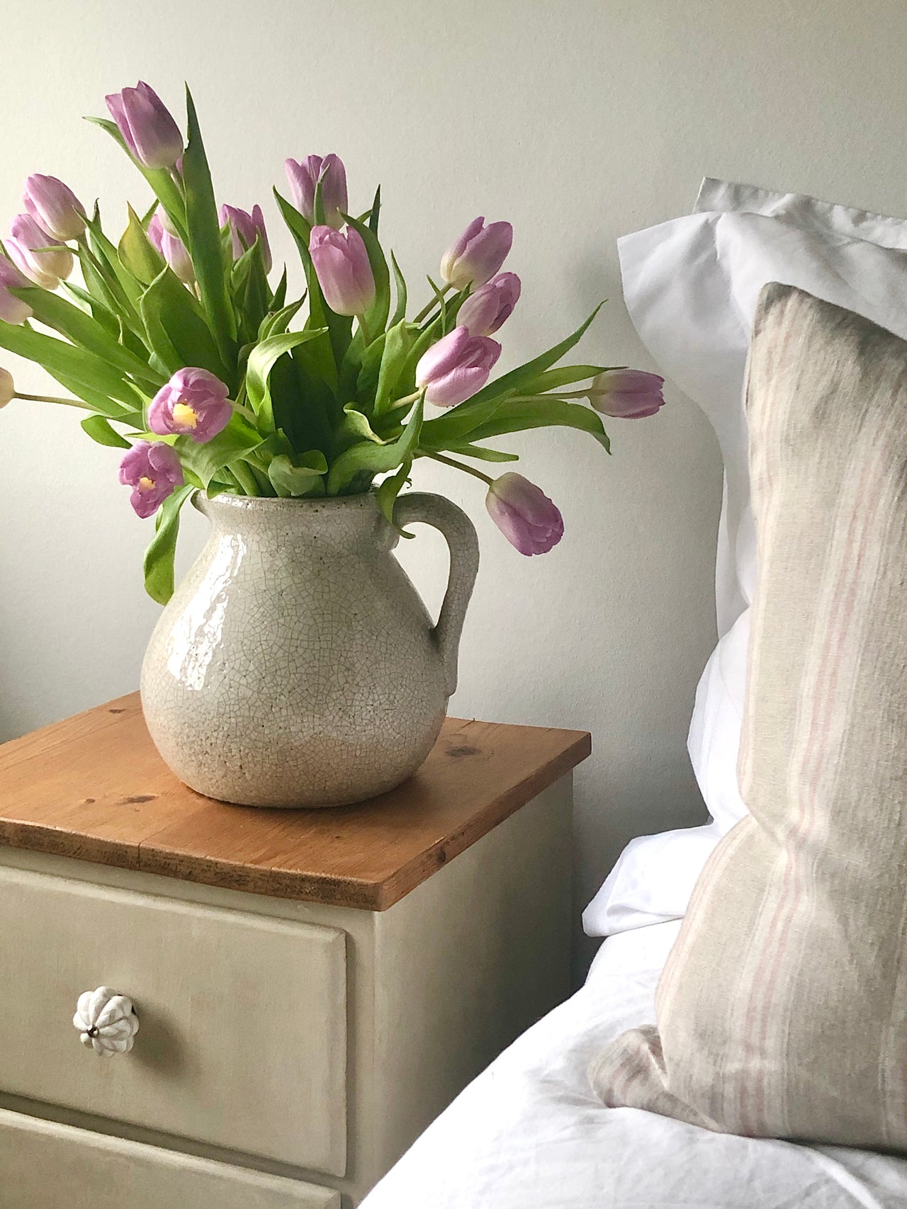 Ceramic Elena Distressed Flower Jug