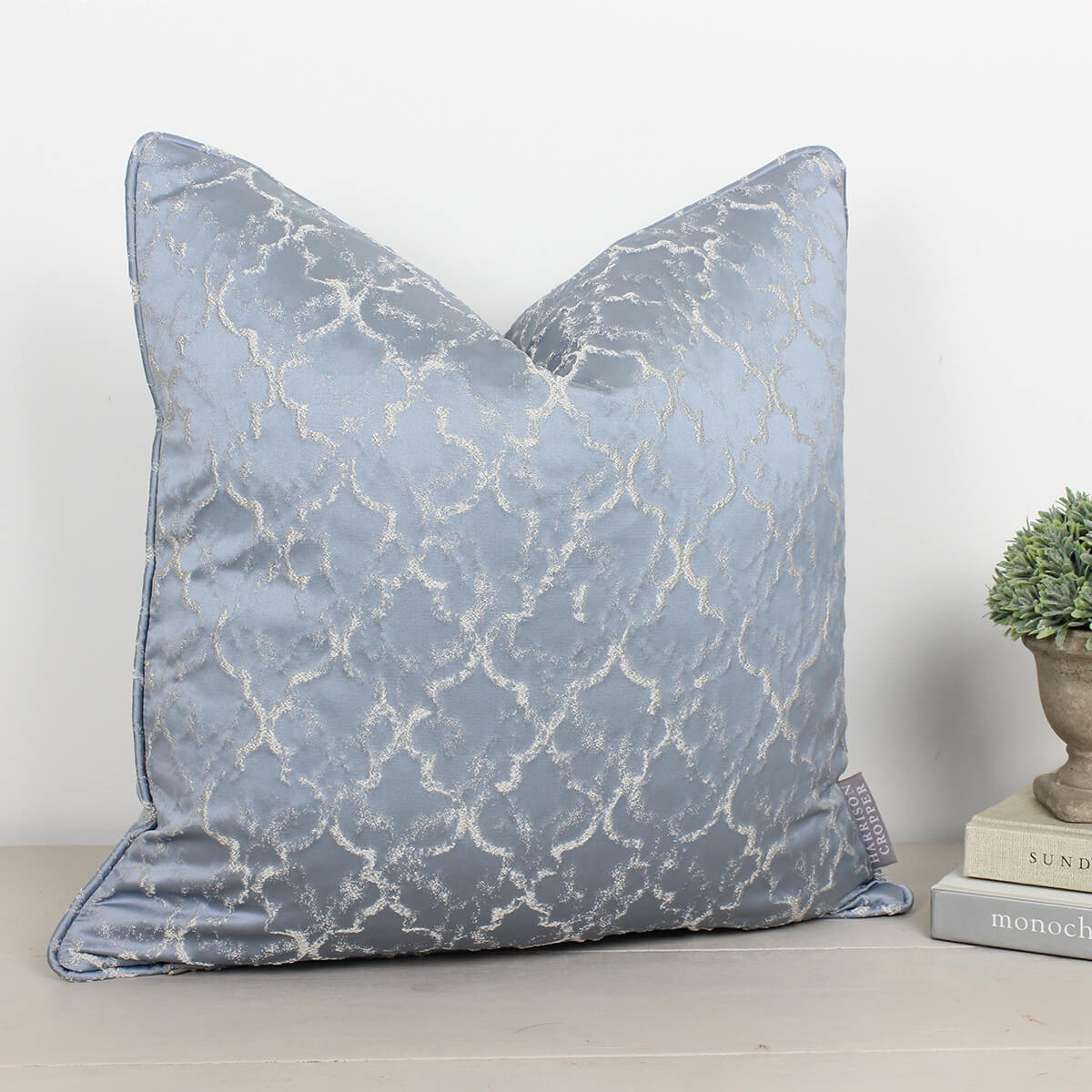 Maximus Crystal Cushion