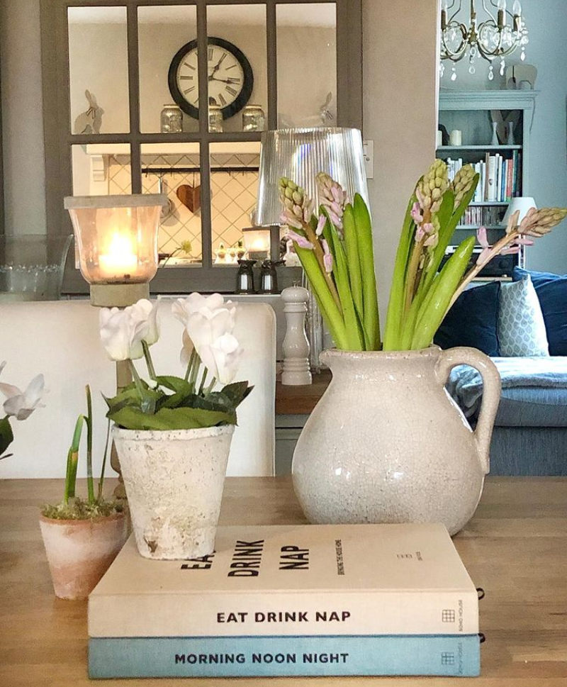 Ceramic Elena Distressed Flower Jug